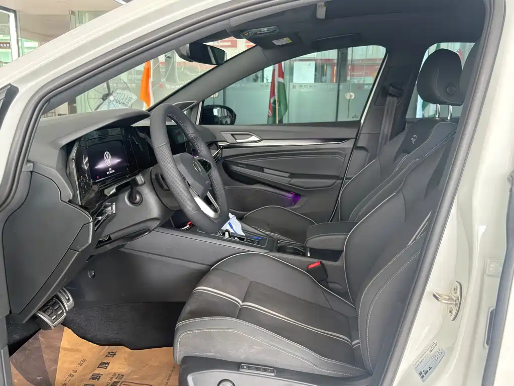 Volkswagen Golf 2023