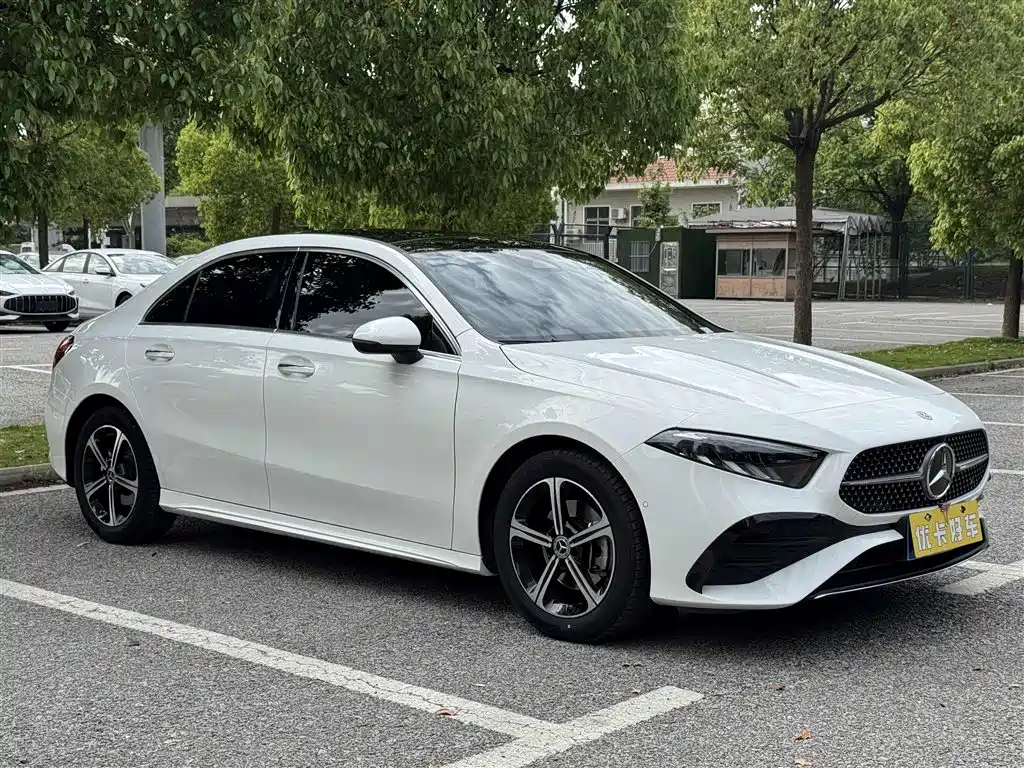 Mercedes-Benz A-Class 2023 — фото 3