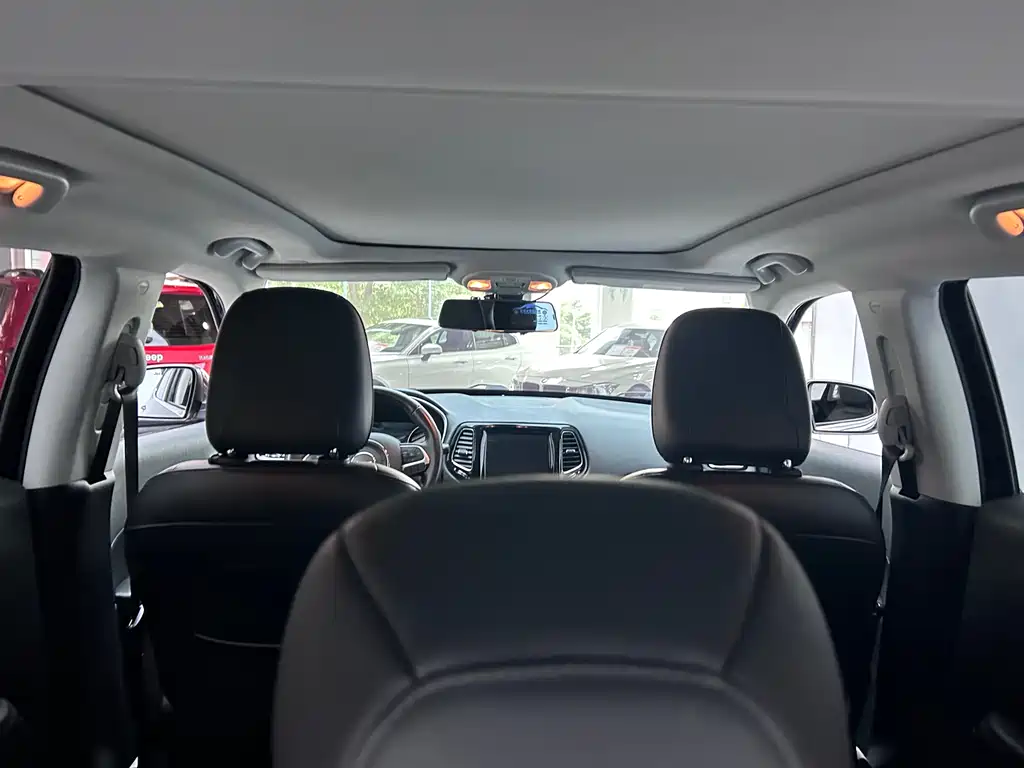 Jeep Compass 2020 — фото 21