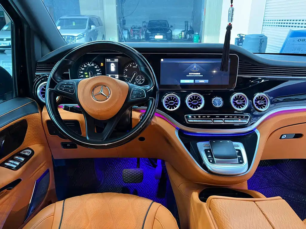 Mercedes-Benz Vito 2023 — фото 12