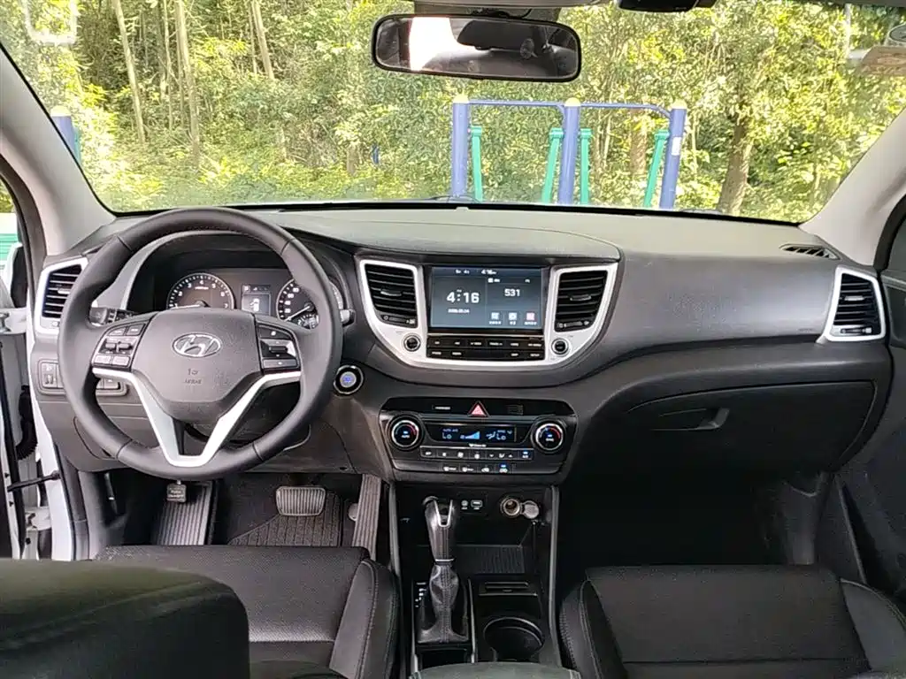 Hyundai Tucson 2016 — фото 10