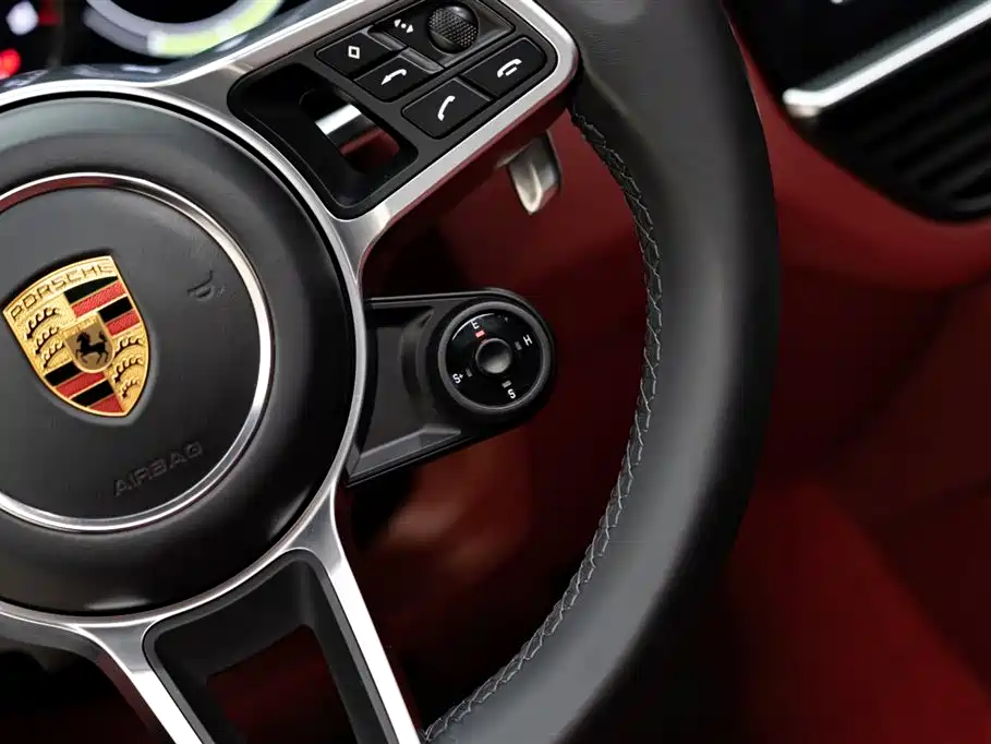 Porsche Cayenne Hybrid 2022 — фото 23