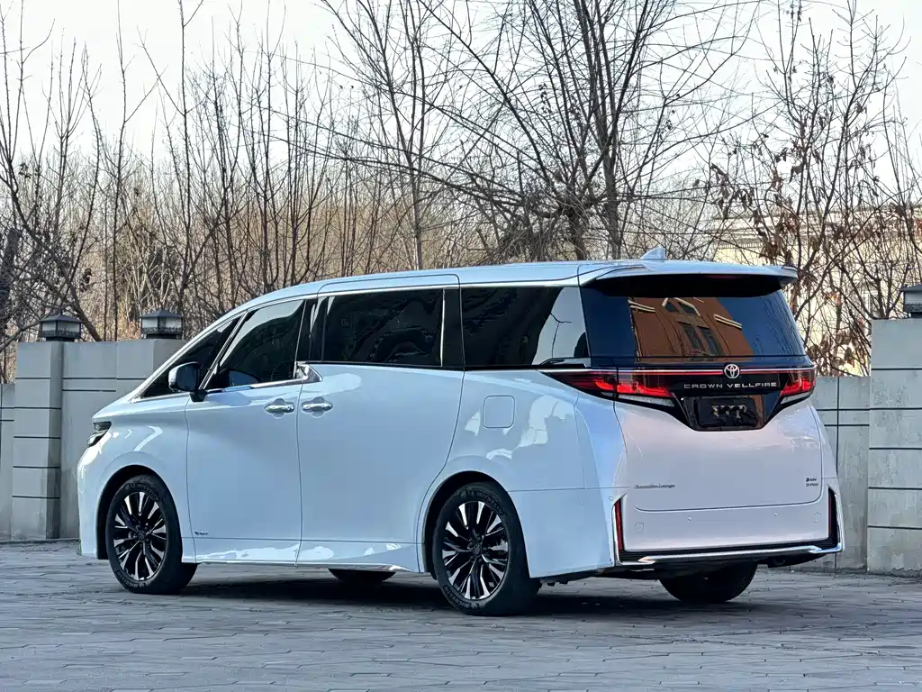 Toyota Vellfire 2024 — фото 7