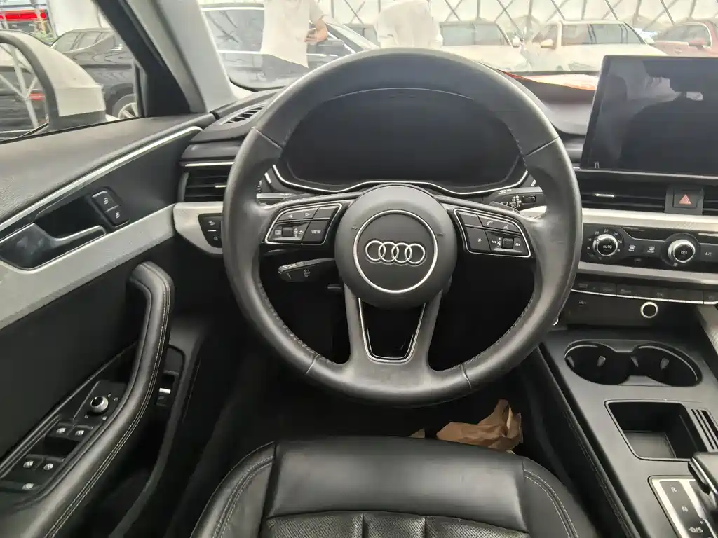Audi A4L 2021 — фото 14