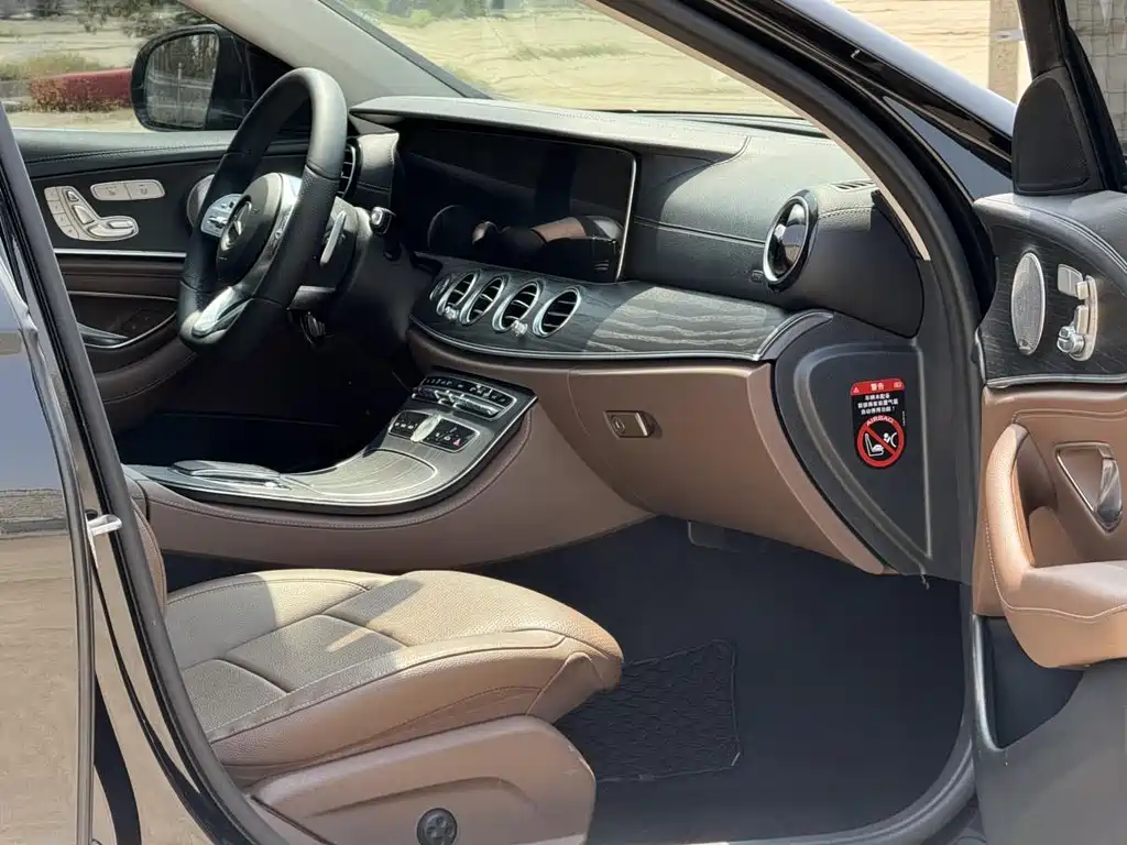 Mercedes-Benz E-Class 2020 — фото 17