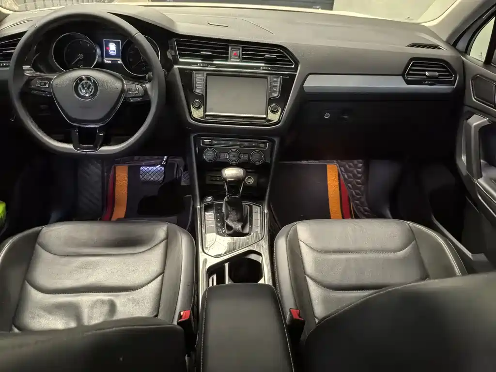 Volkswagen Tiguan L 2018 — фото 11
