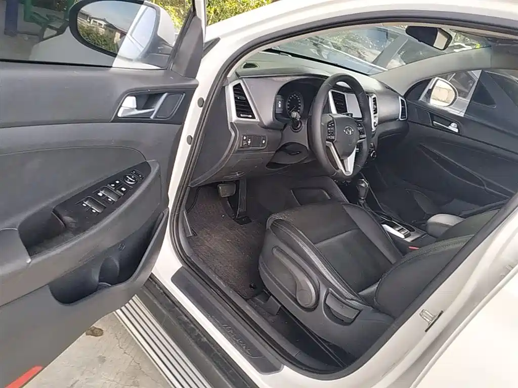 Hyundai Tucson 2016 — фото 16