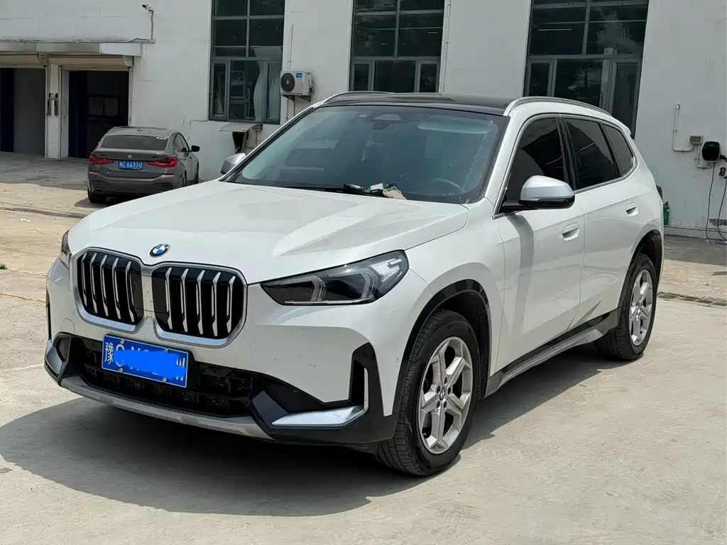 BMW X1 2023 — фото 1