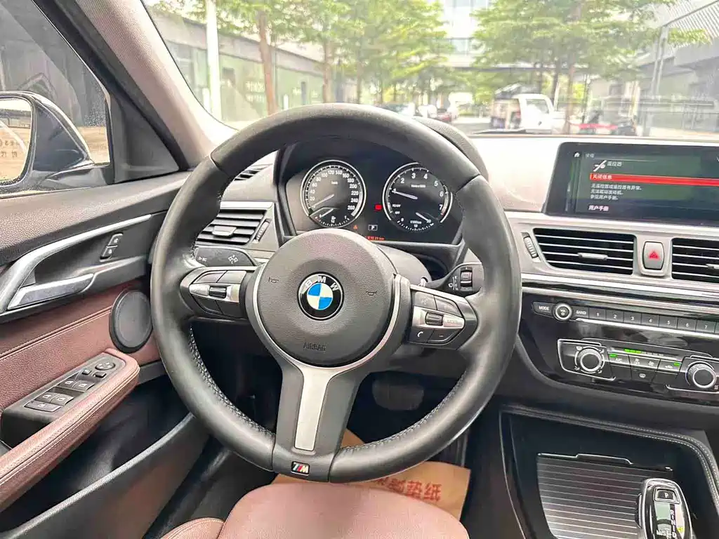 BMW 1 Series 2021 — фото 11