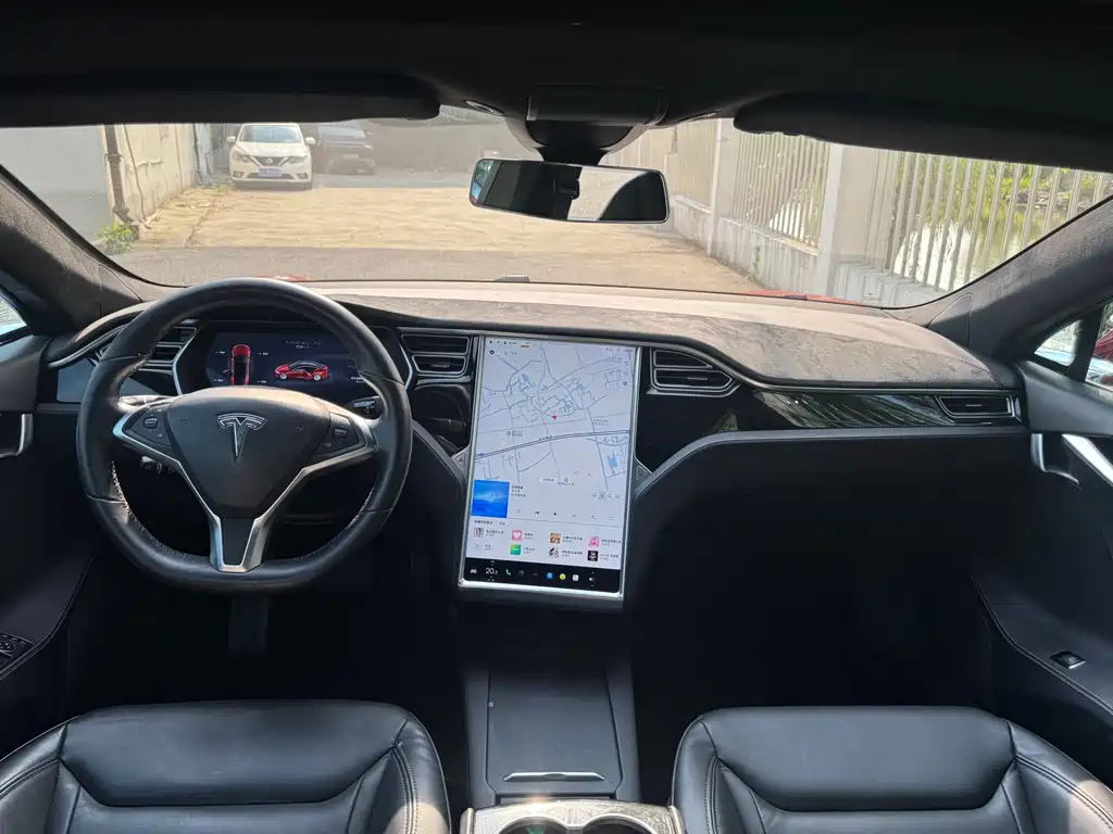 Tesla Model S 2017 — фото 12