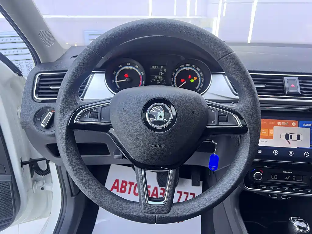 Skoda Rapid 2022 — фото 11