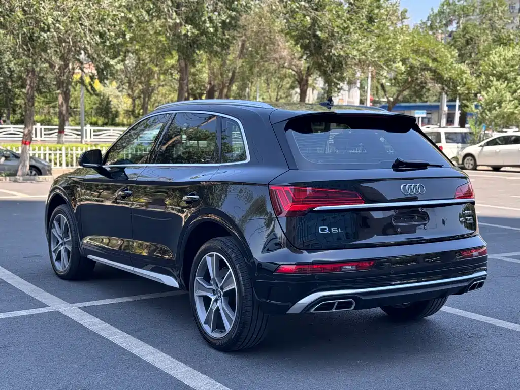 Audi Q5L 2022 — фото 13
