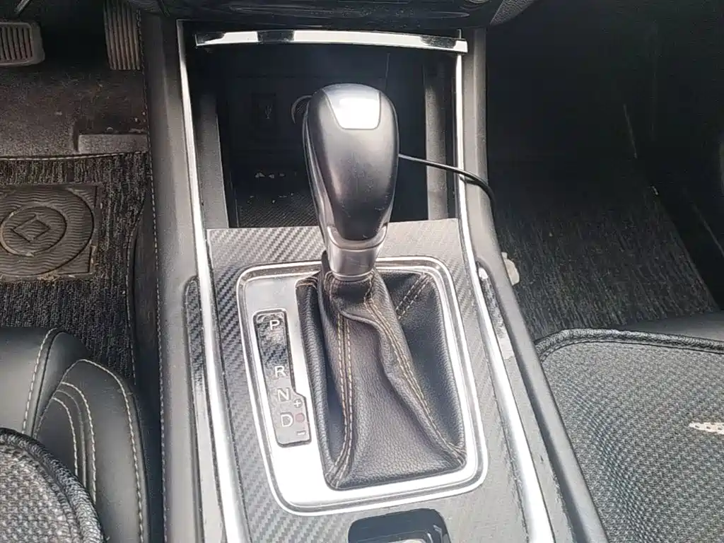 Changan Eado 2018 — фото 14
