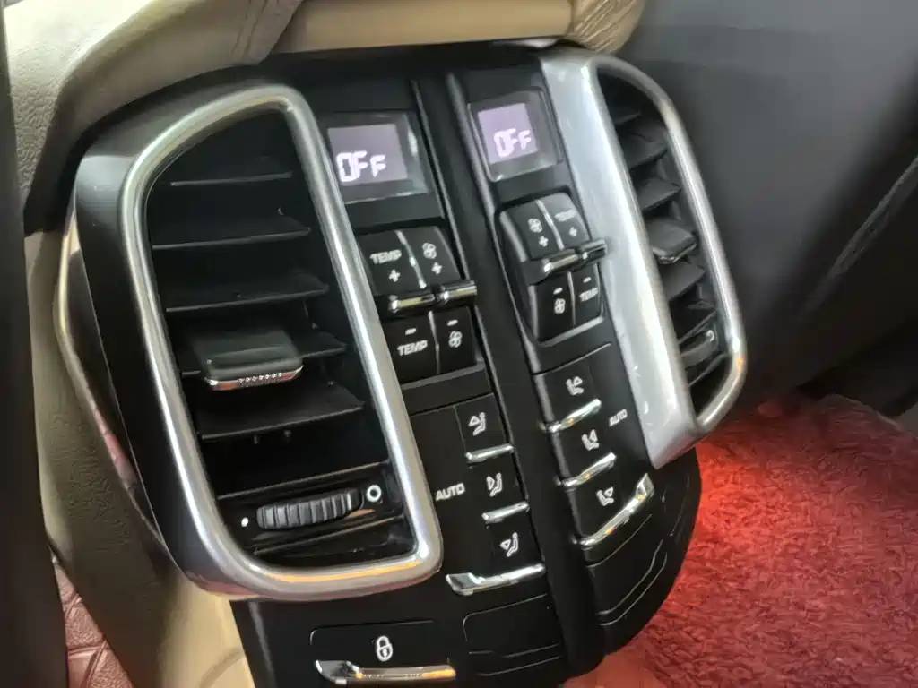 Porsche Cayenne 2016 — фото 14
