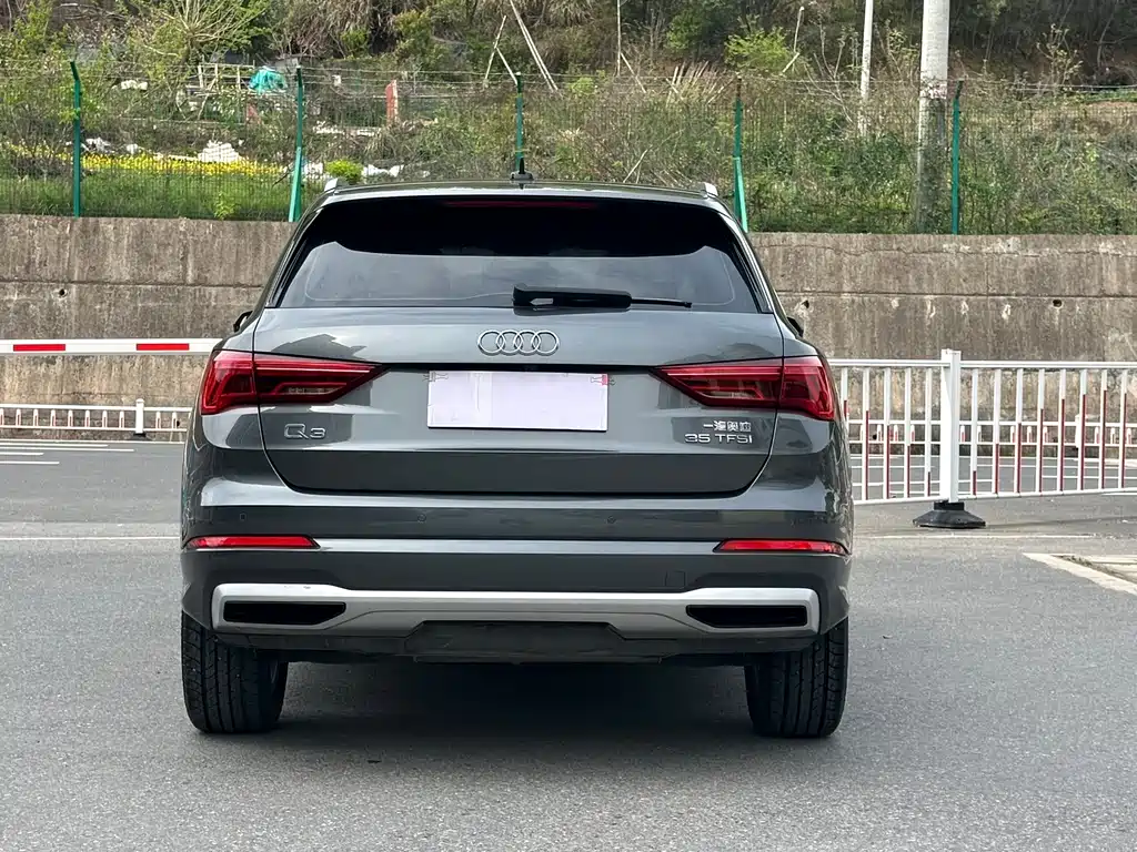 Audi Q3 2020 — фото 14