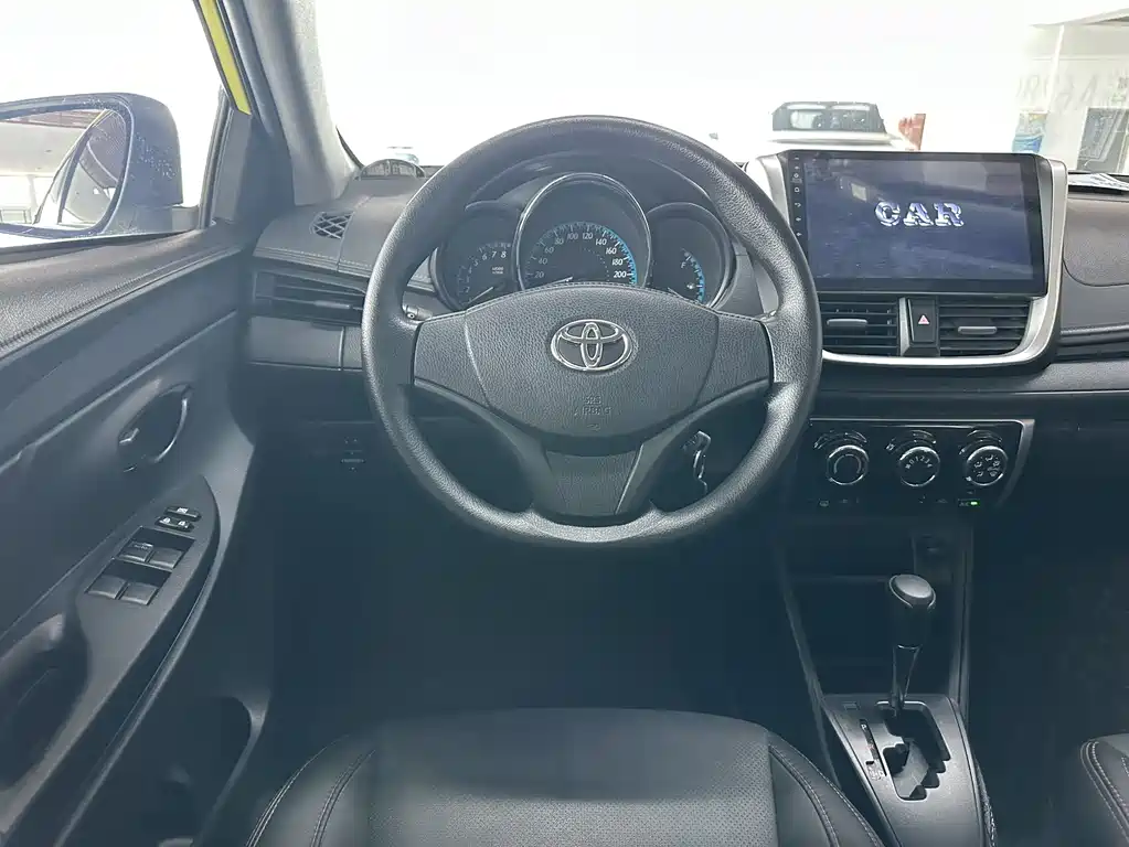 Toyota Yaris L 2019 — фото 14
