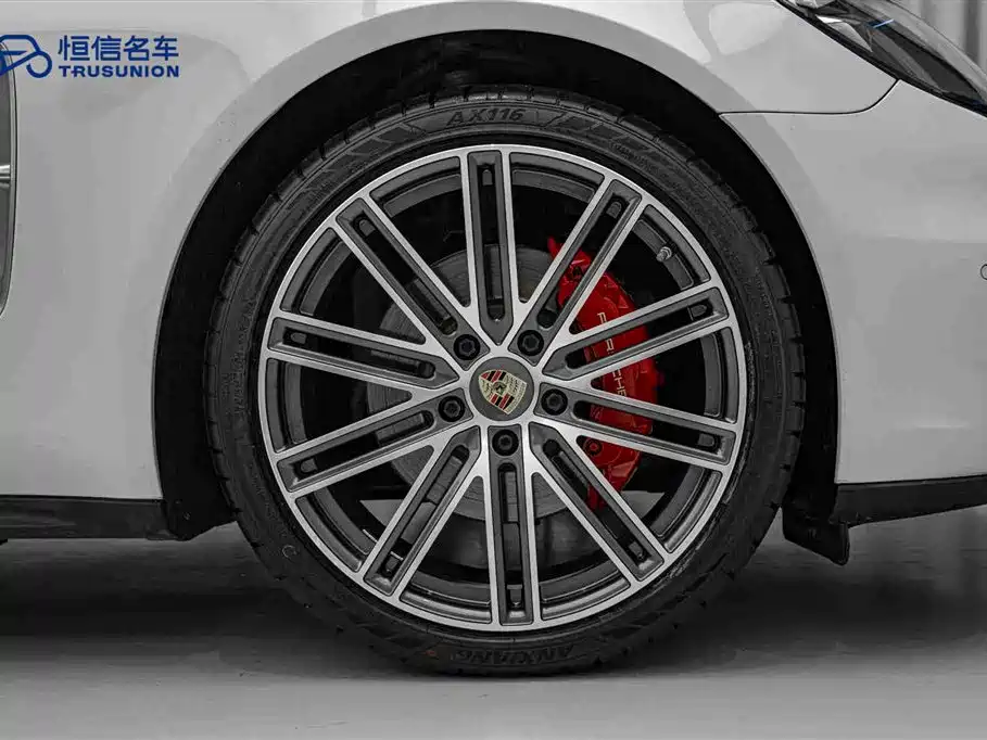 Porsche Panamera 2019 — фото 10