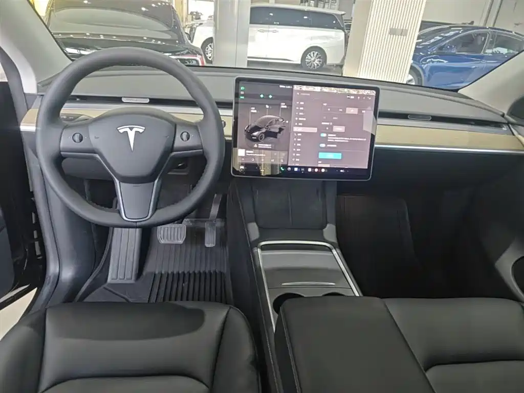 Tesla Model Y 2023 — фото 10