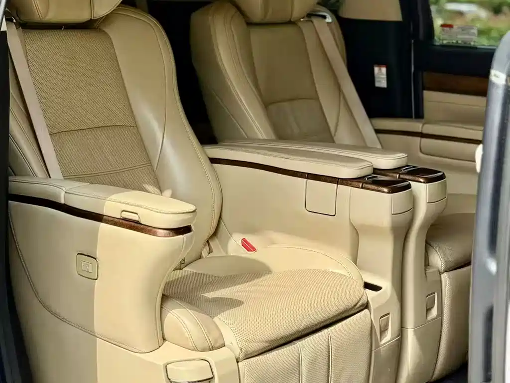 Toyota Alphard 2017 — фото 5
