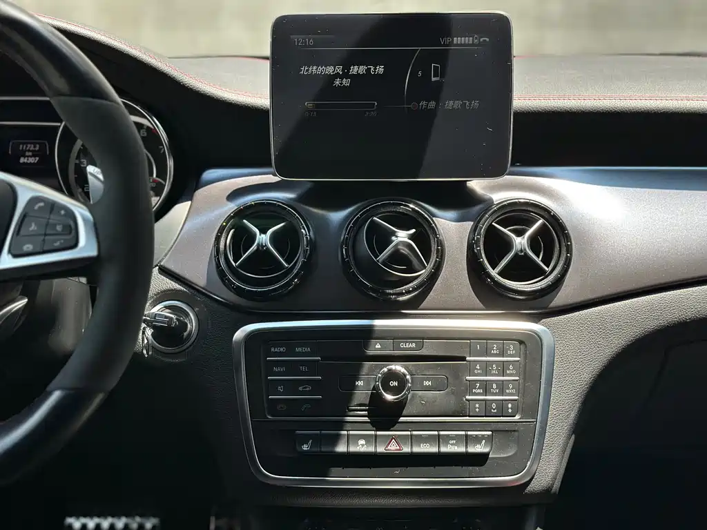 Mercedes-Benz CLA AMG 2015 — фото 20