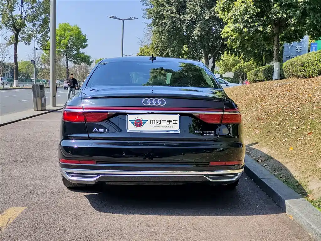 Audi A8 2018 — фото 5