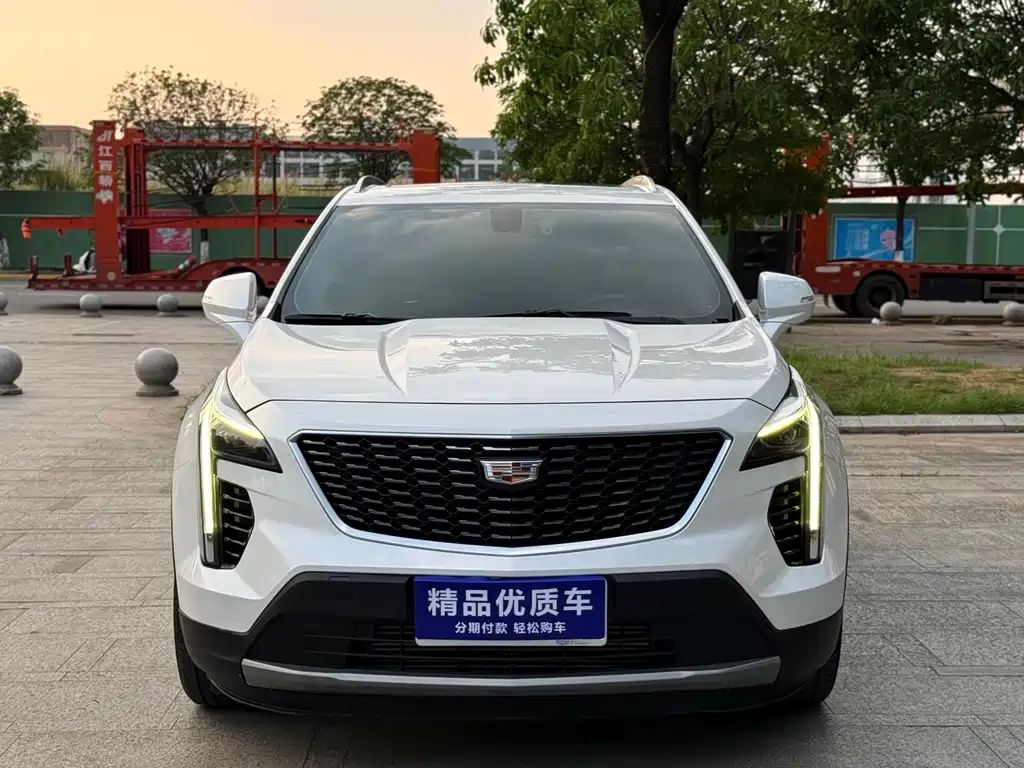 Cadillac XT4 2021 — фото 2