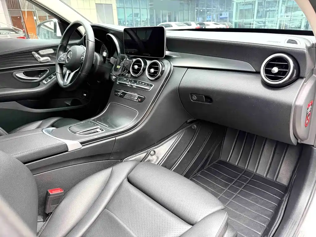 Mercedes-Benz C-Class 2019 — фото 9