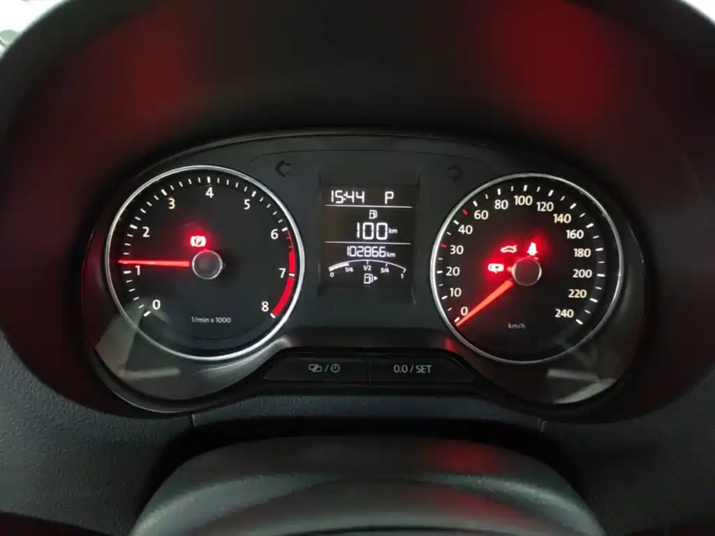 Volkswagen Polo 2015 — фото 12