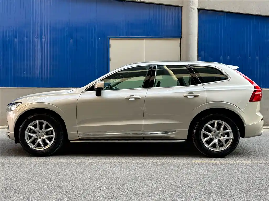 Volvo XC60 2020 — фото 3