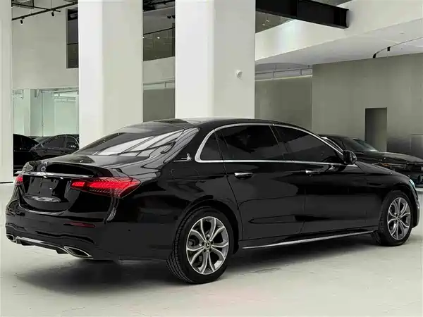 Mercedes-Benz E-Class 2022