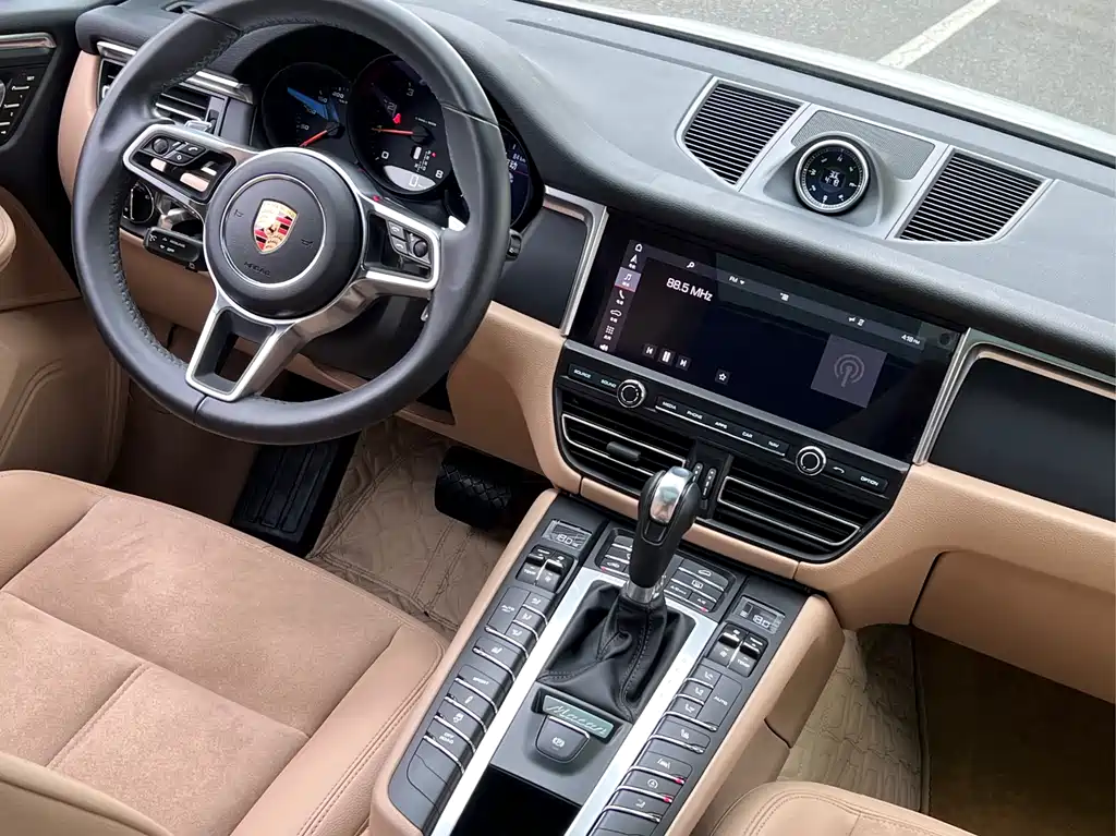 Porsche Macan 2019 — фото 9