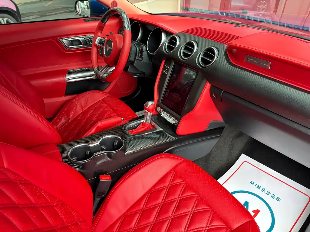 Ford Mustang 2019 — фото 13
