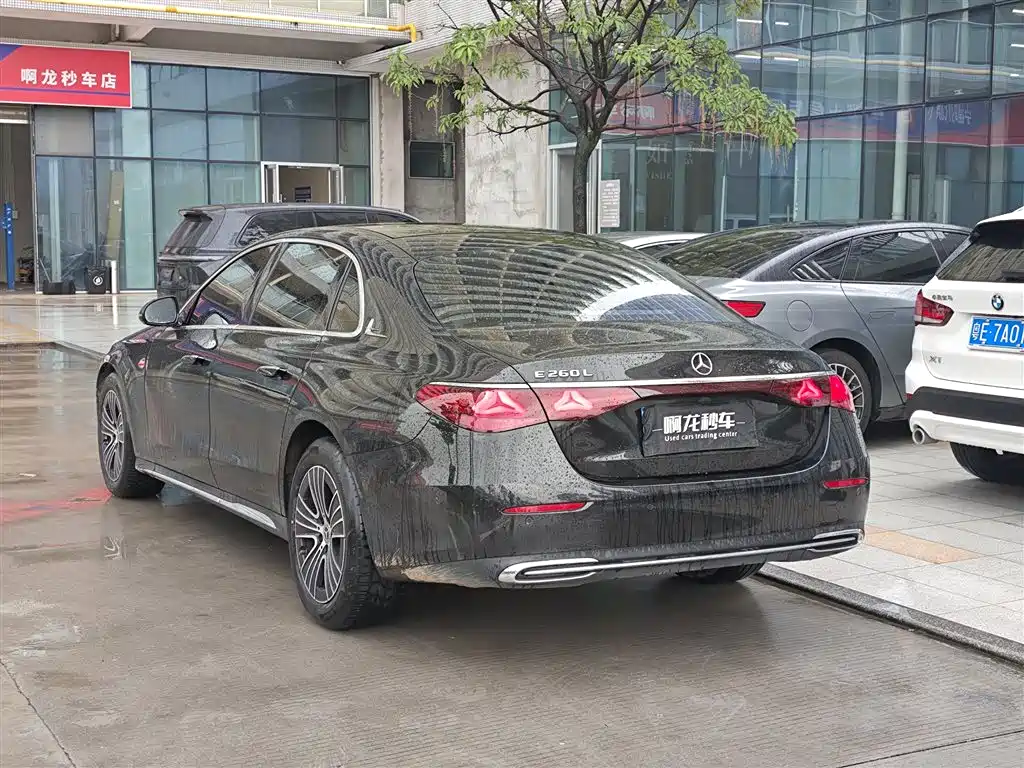 Mercedes-Benz E-Class 2024