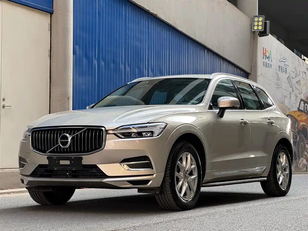 Volvo XC60 2020 — фото 1