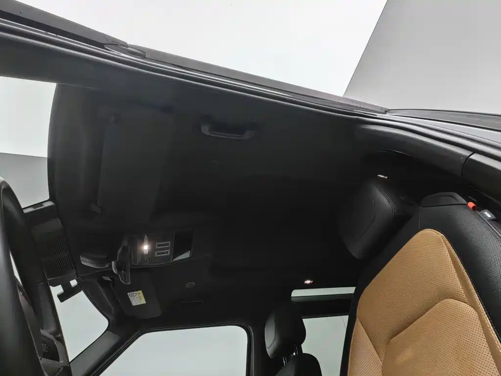 Land Rover Defender 2023 — фото 14