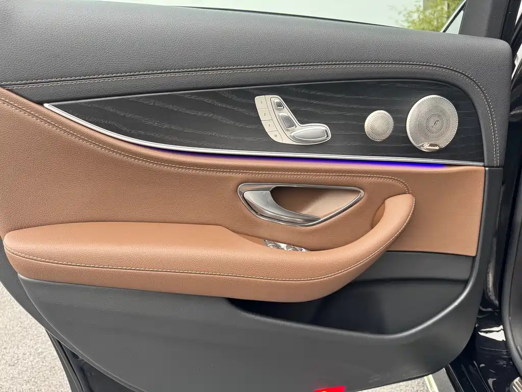 Mercedes-Benz E-Class 2022 — фото 22