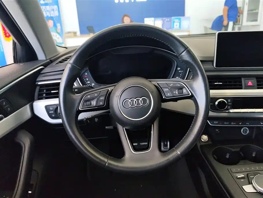 Audi A4L 2018 — фото 15