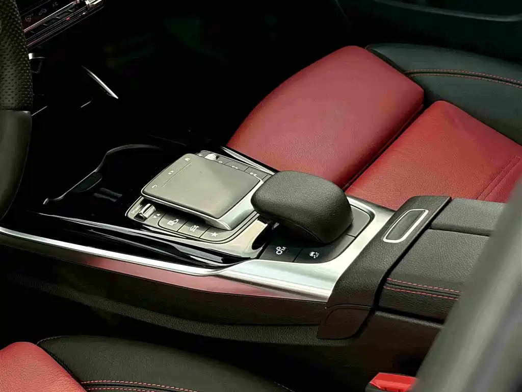 Mercedes-Benz A-Class AMG 2021 — фото 18