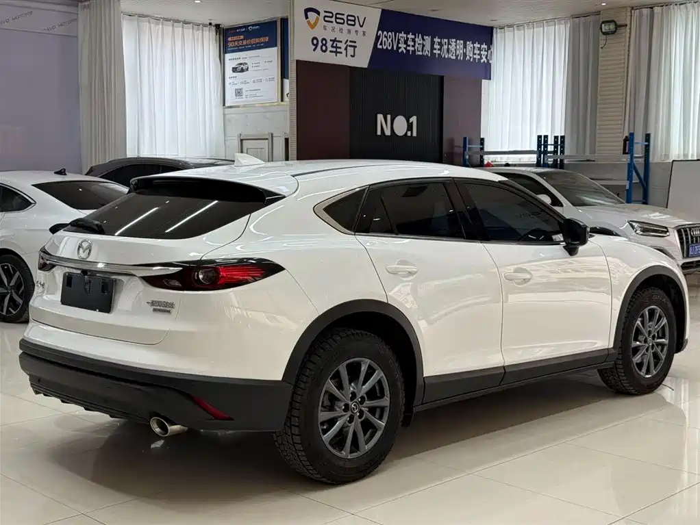 Mazda CX-4 2023
