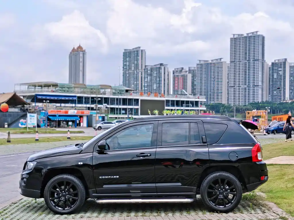 Jeep Compass 2013 — фото 7