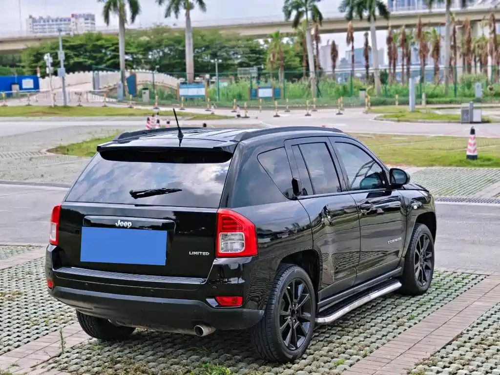 Jeep Compass 2013 — фото 6