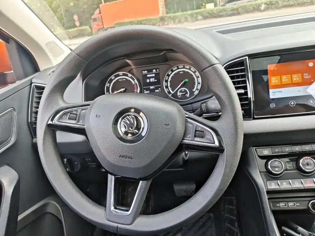 Skoda Karoq 2019 — фото 11