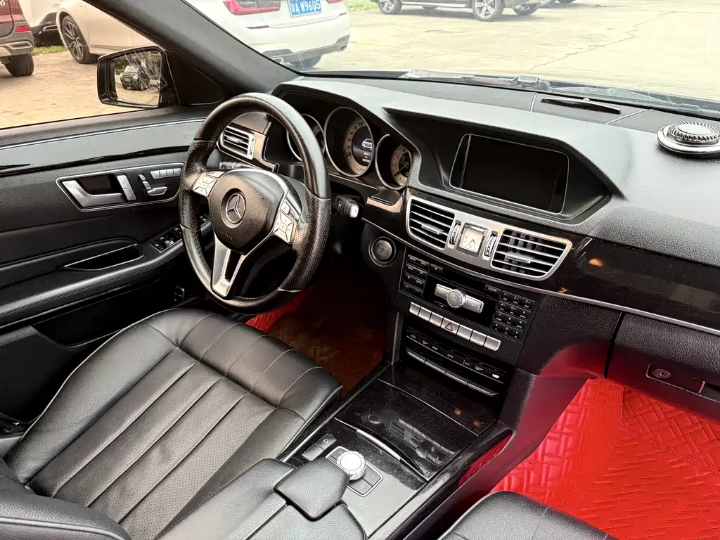 Mercedes-Benz E-Class 2015 — фото 11