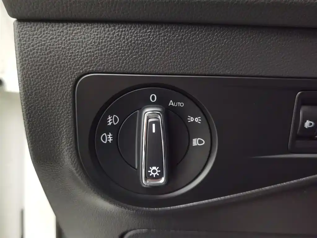 Volkswagen Tiguan L 2021 — фото 21
