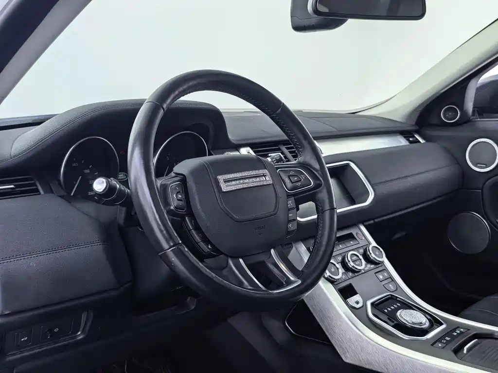 Land Rover Evoque 2018 — фото 14