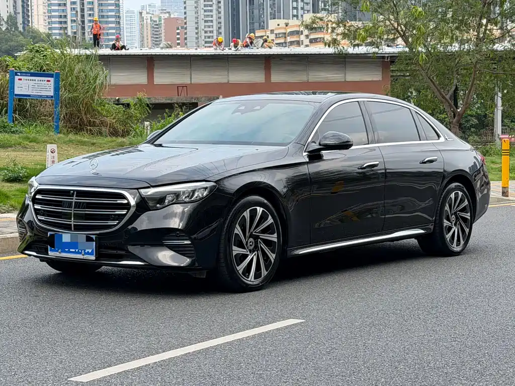 Mercedes-Benz E-Class 2024 — фото 1