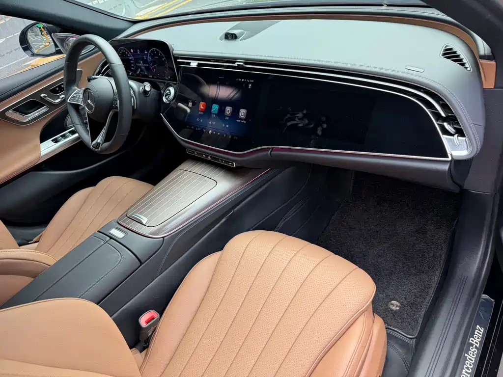 Mercedes-Benz E-Class 2024 — фото 12