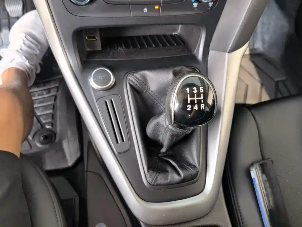 Ford Focus 2017 — фото 14