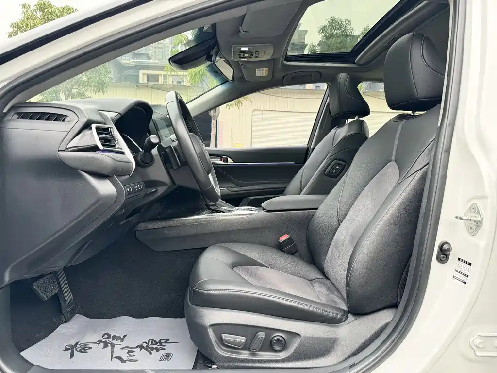 Toyota Camry 2021 — фото 13