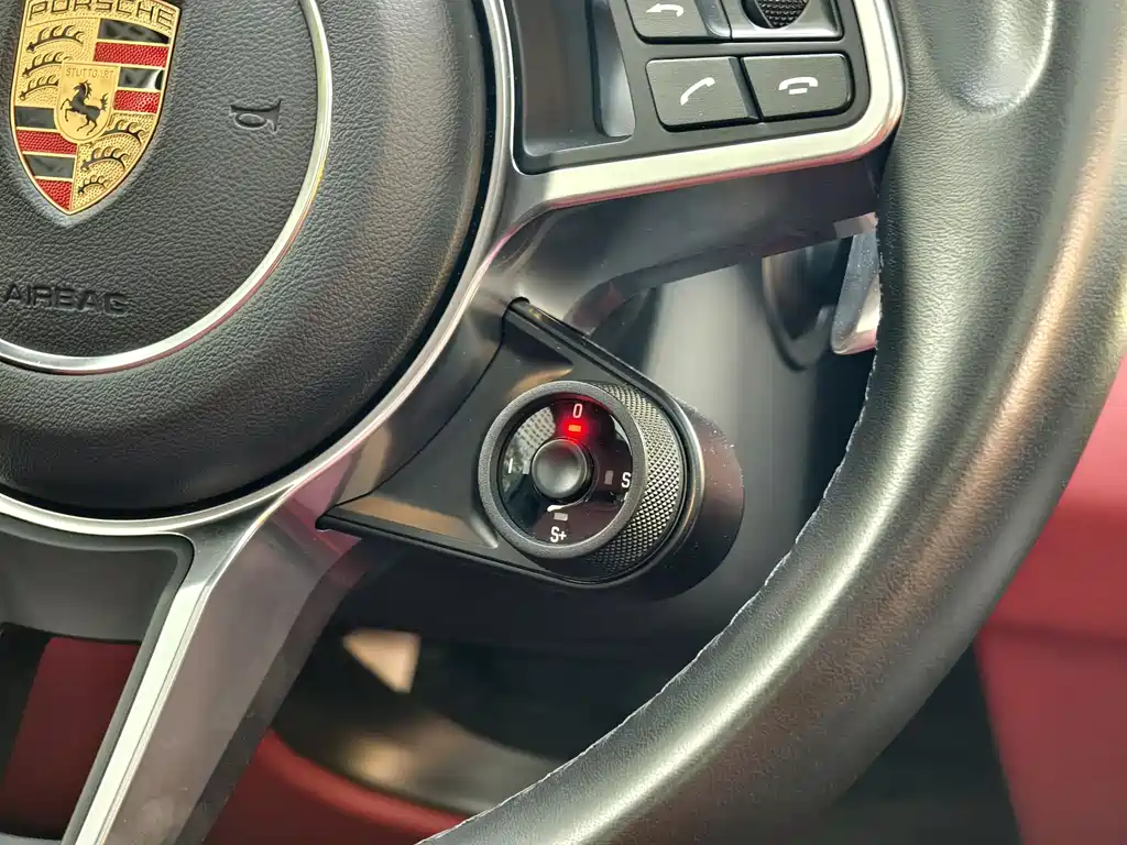 Porsche Cayenne 2019 — фото 15